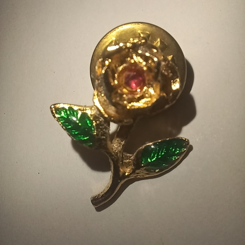 Elegant Gold and Green Floral Brooch